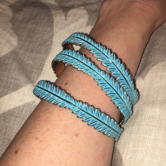 Set of 3 turquoise colored leaf/feather bracelet - Picture 3 of 3